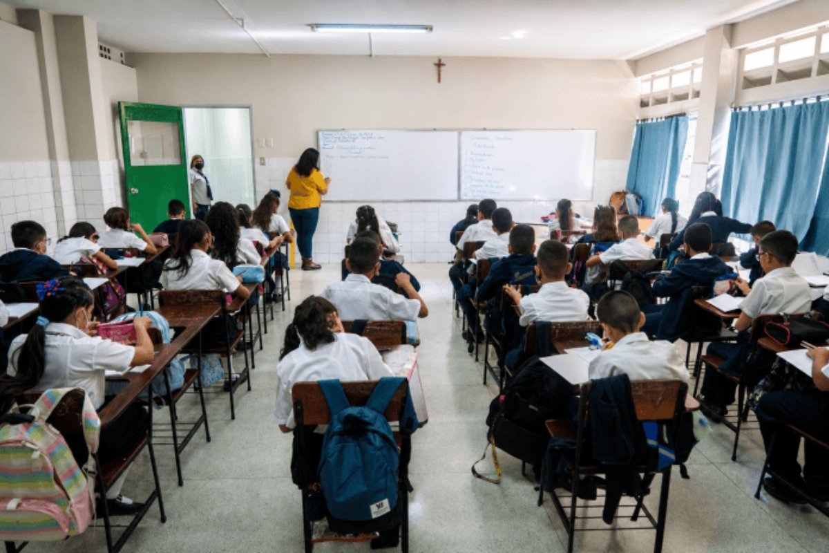 inicio-ano-escolar-2026-2027-venezuela-planteles-696×464-1